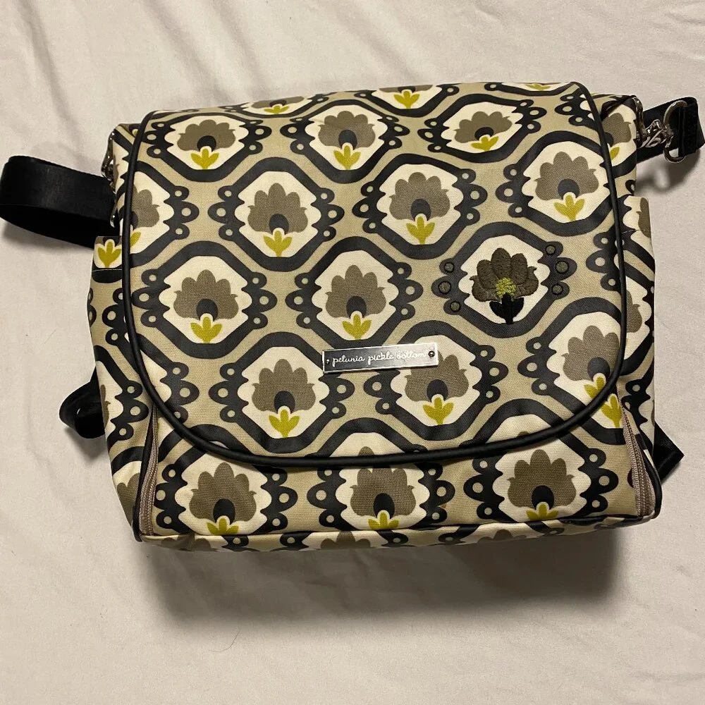 Petunia Pickle bottom Diaper Bag with Backpack Straps